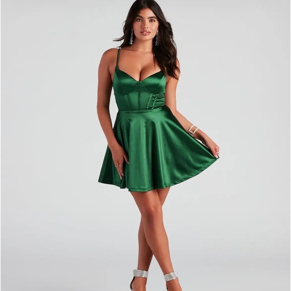 Macie Satin Corset Party Dress (S) Windsor - Picture 3 of 6